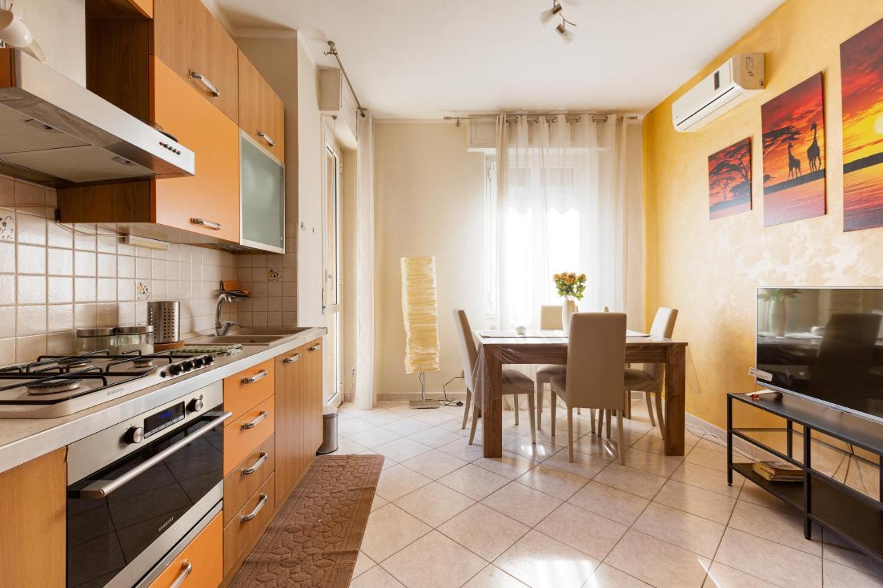 Udine M2 Balcony Apt Milão Exterior foto